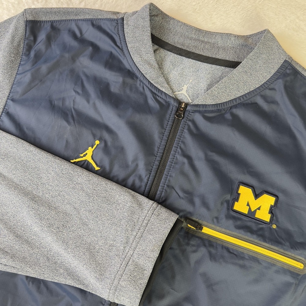 Michigan Wolverines Jacket Mens Medium Blue Gray College Football Nike‎ Shield